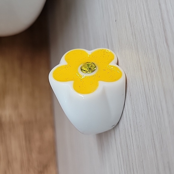 BUTTERCUP BLOSSOM RING, METAL FREE - Picture 5 of 8